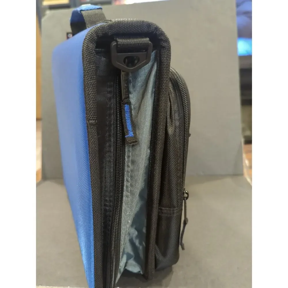 Case-it The Universal Zipper Binder‎ - 2 Inch O-Rings Padded Pocket